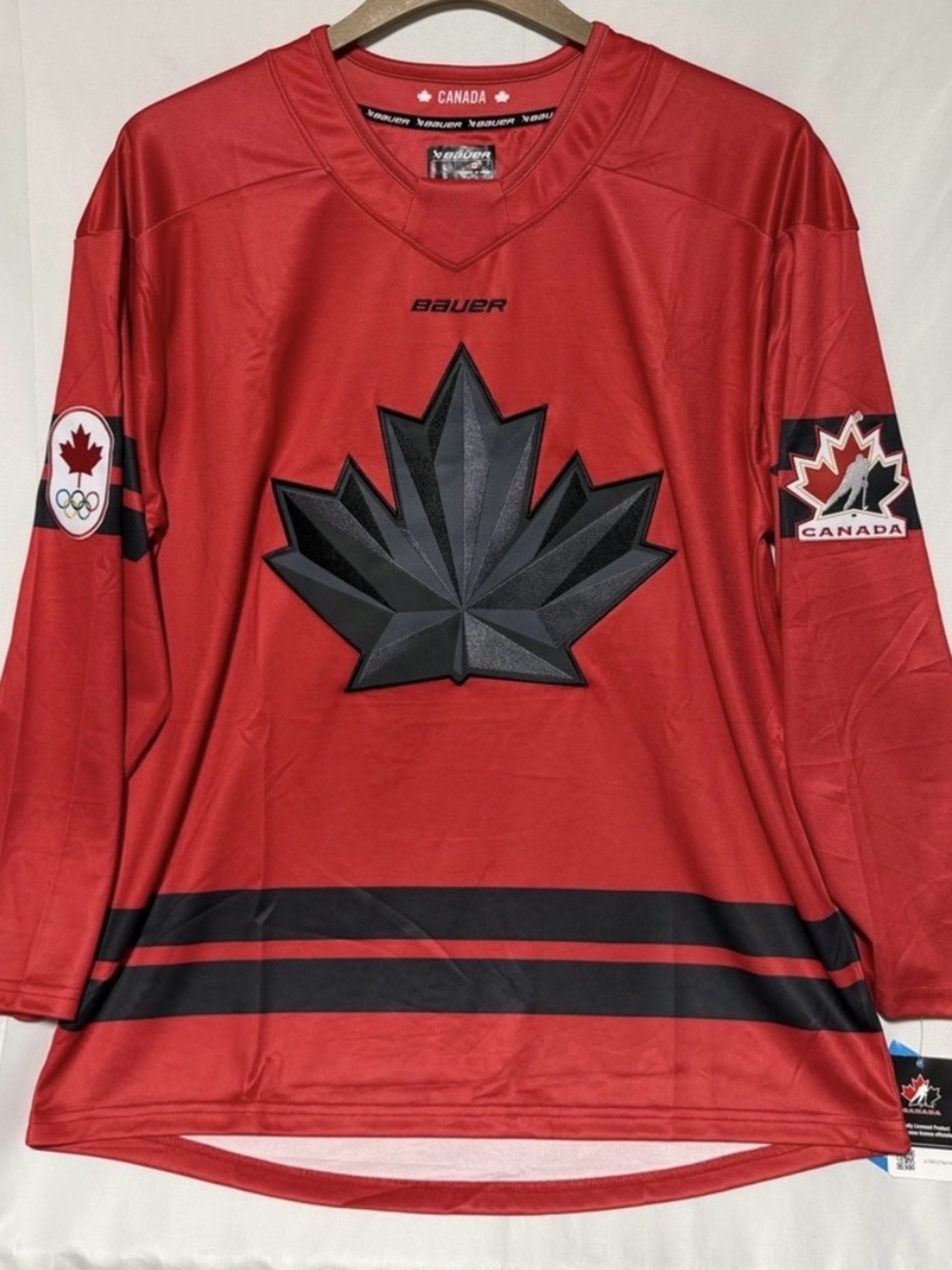 Bauer Team Canada Women's Olympic Hockey Replica Jersey Size XL - NEW with Tags